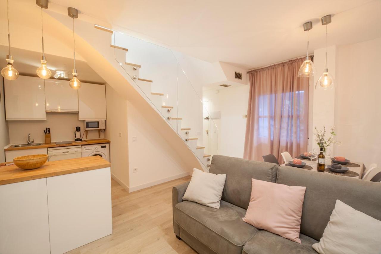 El Apartamento De Rosi Seville Luaran gambar